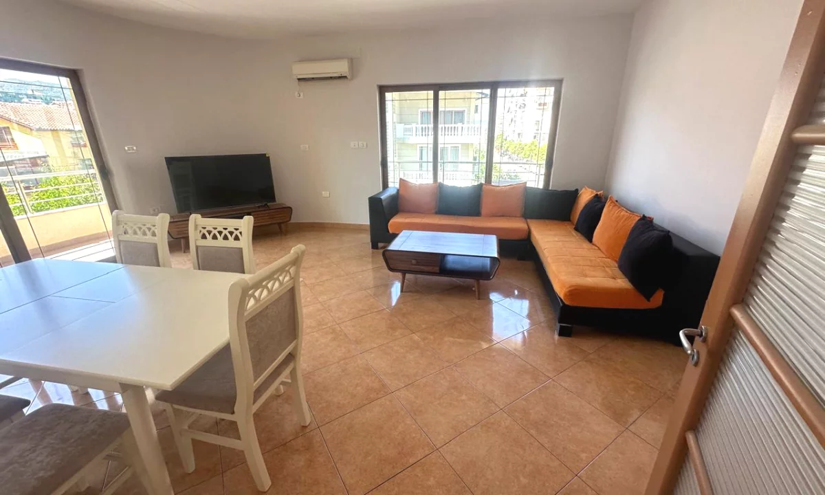 Villa di lusso in affitto a Tirana 3+1, Arredato