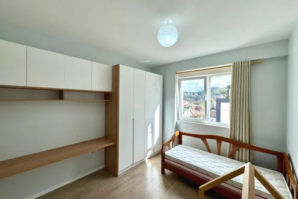 Shtepi ne shitje Apartament ne Tirane, 2+1, Mobilimi E mobiluar, Pagesa 278,000  Euro.