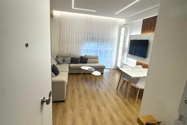 Shtepi me qera Apartament ne Tirane, 1+1, Mobilimi E mobiluar, Pagesa 50,000  Leke.