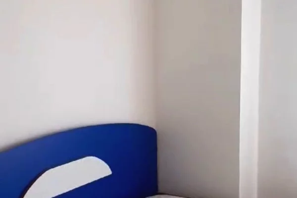Shtepi me qera Apartament ne Tirane, 2+1, Mobilimi E mobiluar, Pagesa 50,000  Leke.
