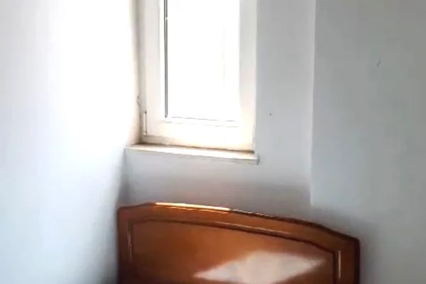 Shtepi me qera Apartament ne Tirane, 2+1, Mobilimi E mobiluar, Pagesa 50,000  Leke.