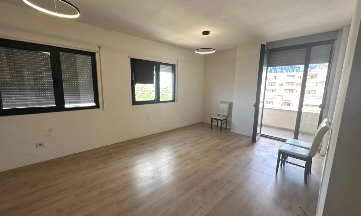 Appartamento in affitto a Tirana 2+1, Vuoto