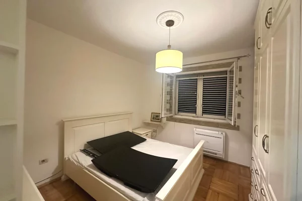 Shtepi me qera Apartament ne Tirane, 1+1, Mobilimi E mobiluar, Pagesa 50,000  Leke.