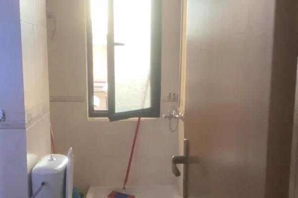 Shtepi me qera Apartament ne Tirane, 1+1, Mobilimi E mobiluar, Pagesa 50,000  Leke.
