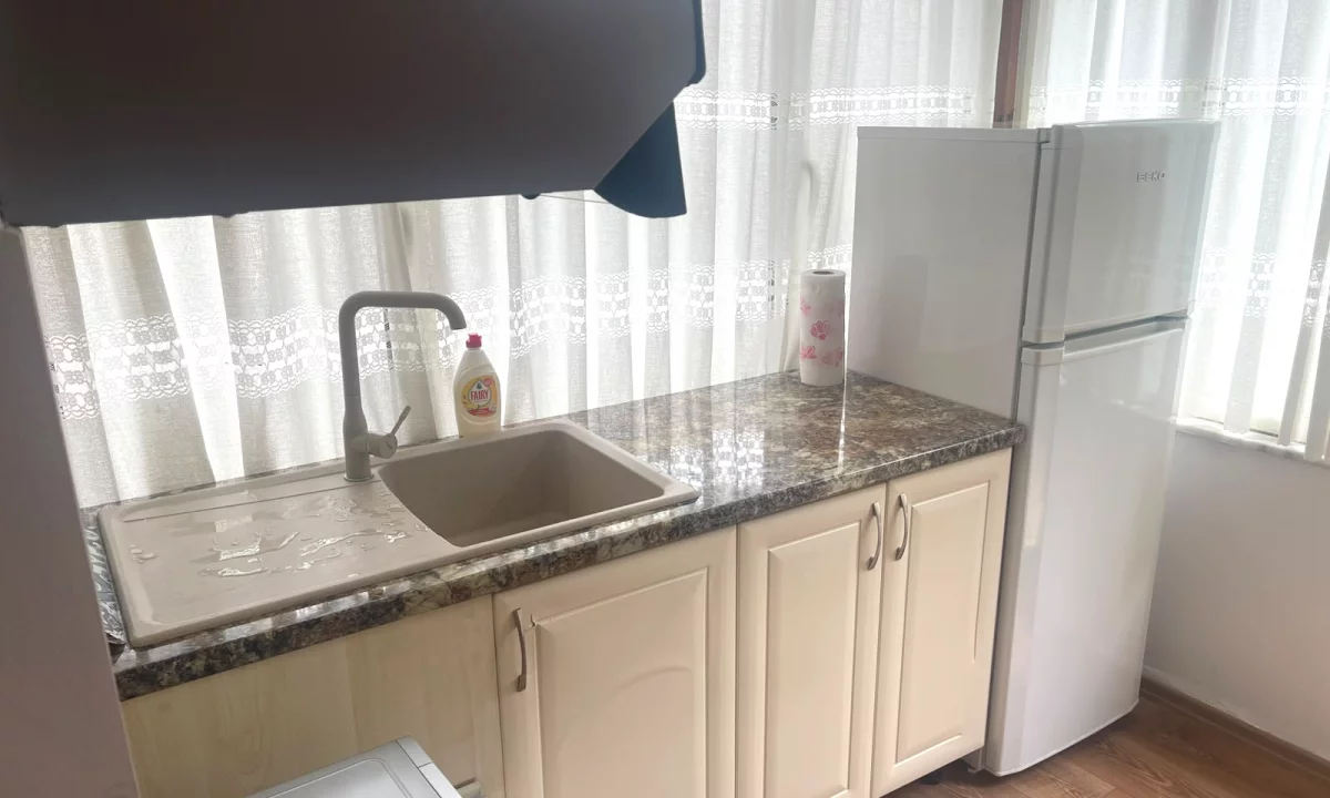 Shtepi me qera Apartament ne Tirane, Garsoniere, Mobilimi E mobiluar, Pagesa 40,000  Leke.