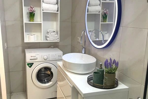 Shtepi me qera Apartament ne Tirane, Garsoniere, Mobilimi E mobiluar, Pagesa 40,000  Leke.