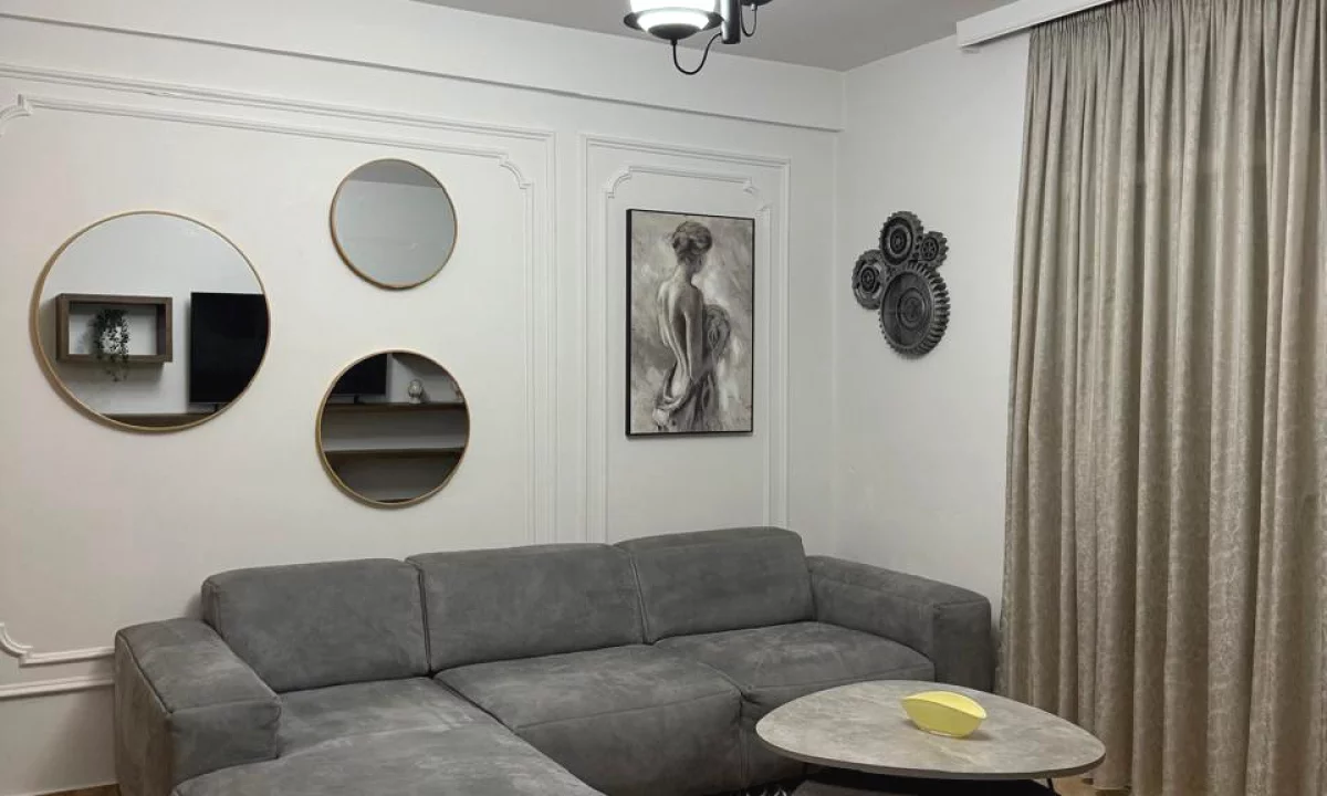 Shtepi me qera Apartament ne Tirane, 1+1, Mobilimi E mobiluar, Pagesa 55,000  Leke.