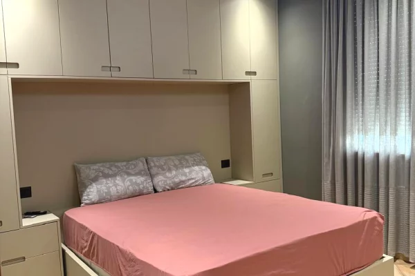 Shtepi me qera Apartament ne Tirane, 1+1, Mobilimi E mobiluar, Pagesa 55,000  Leke.