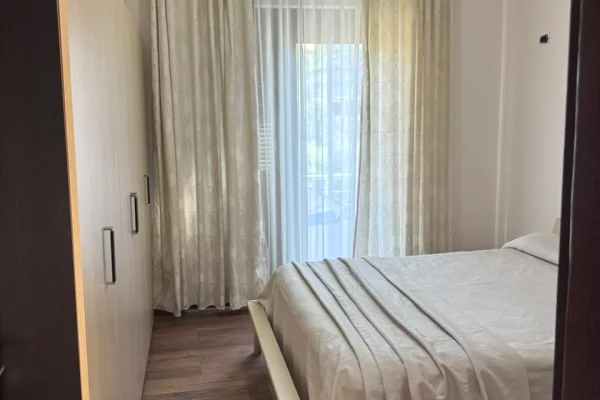 Shtepi me qera Apartament ne Tirane, 1+1, Mobilimi E mobiluar, Pagesa 55,000  Leke.