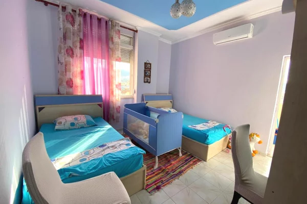 Shtepi me qera Apartament ne Tirane, 2+1, Mobilimi E mobiluar, Pagesa 55,000  Leke.