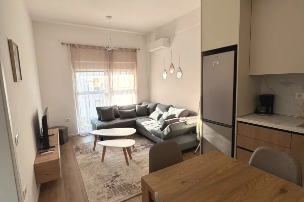 🏢Ne zonen e Ali Demit,Rezidenca Kadiu jepet me qera apartament 1+1,i mobiluar.50,000Leke 