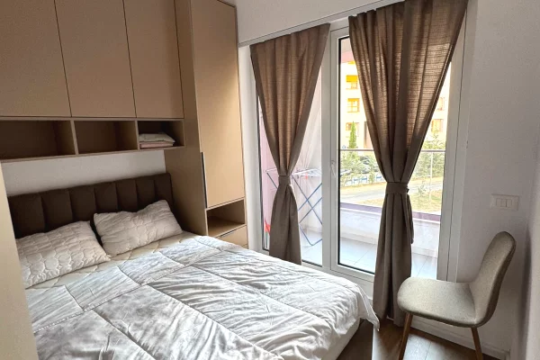 Shtepi me qera Apartament ne Tirane, 1+1, Mobilimi E mobiluar, Pagesa 50,000  Leke.