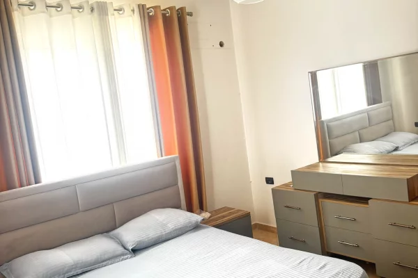 Shtepi me qera Vila Luksoze ne Tirane, 1+1, Mobilimi E mobiluar, Pagesa 50,000  Leke.
