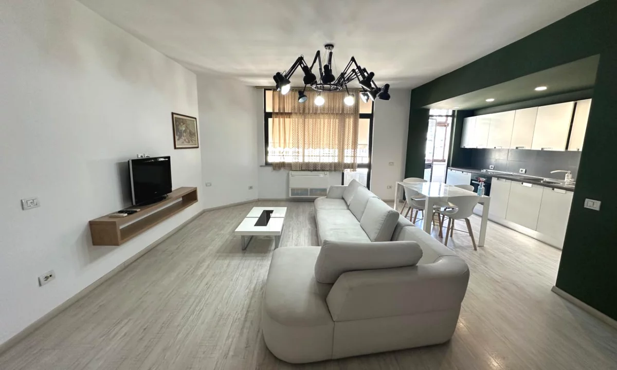 Shtepi me qera Apartament ne Tirane, 2+1, Mobilimi E mobiluar, Pagesa 80,000  Leke.