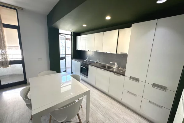 Shtepi me qera Apartament ne Tirane, 2+1, Mobilimi E mobiluar, Pagesa 80,000  Leke.
