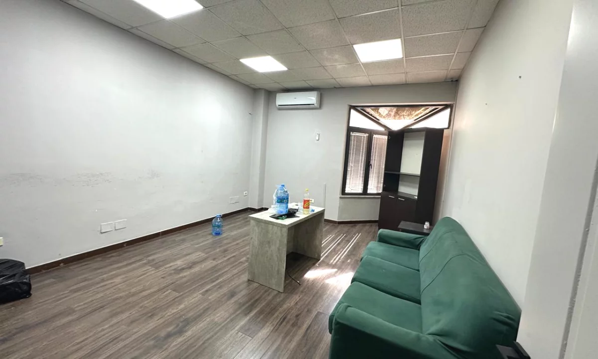 🏢Ish Stacioni i Trenit jepet me qera ambient biznesi per zyra 2,000,000Leke (Bruto )