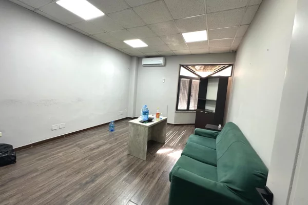 🏢Ish Stacioni i Trenit jepet me qera ambient biznesi per zyra 2,000,000Leke (Bruto )