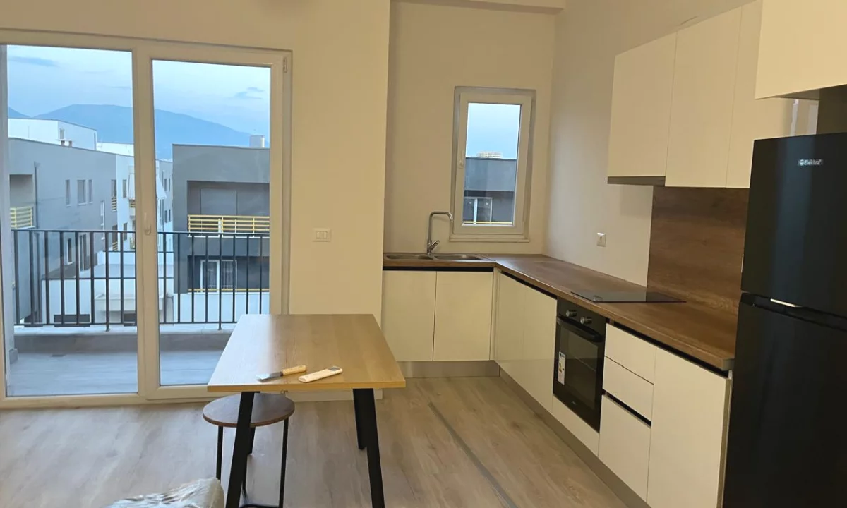 Shtepi me qera Apartament ne Tirane, 1+1, Mobilimi E mobiluar, Pagesa 60,000  Leke.