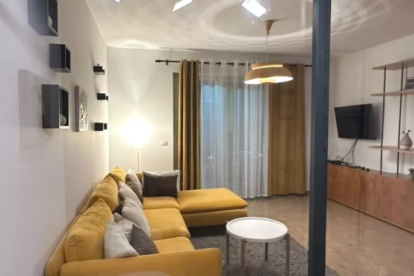 Shtepi me qera Apartament ne Tirane, 1+1, Mobilimi E mobiluar, Pagesa 1,300,000  Leke.