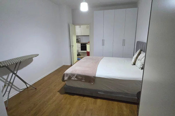 Shtepi me qera Apartament ne Tirane, 1+1, Mobilimi E mobiluar, Pagesa 60,000  Leke.