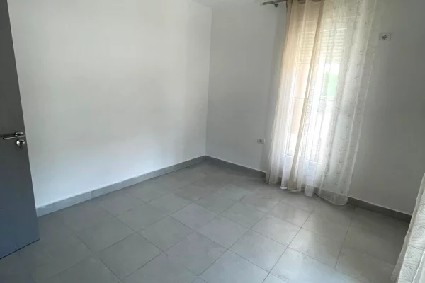 Shtepi me qera Apartament ne Tirane, 2+1, Mobilimi E mobiluar, Pagesa 55,000  Leke.
