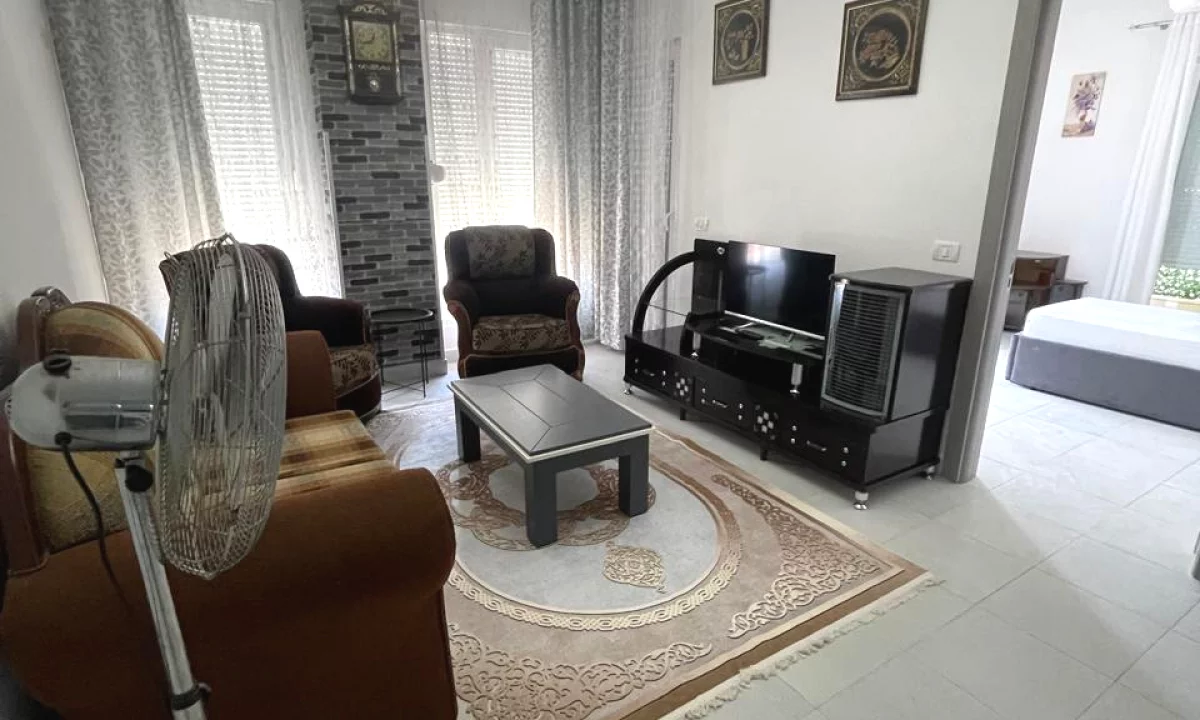 Shtepi me qera Apartament ne Tirane, 2+1, Mobilimi E mobiluar, Pagesa 55,000  Leke.