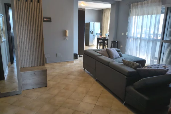 Shtepi me qera Apartament ne Tirane, 1+1, Mobilimi E mobiluar, Pagesa 65,000  Leke.