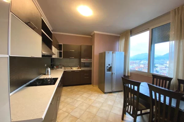 🏢Rruga e Dibres,Kompleksi Halili jepet me qera apartament 1+1,i mobiluar 65,000Leke 