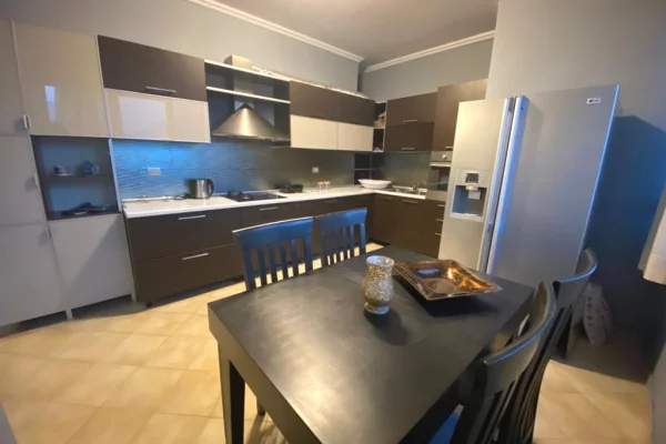 Shtepi me qera Apartament ne Tirane, 1+1, Mobilimi E mobiluar, Pagesa 65,000  Leke.