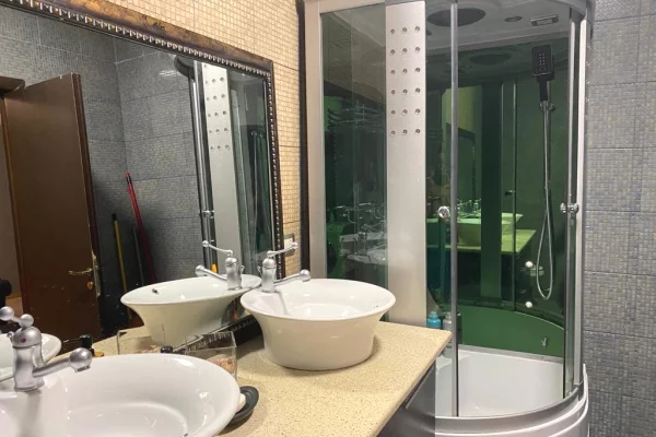 Shtepi me qera Apartament ne Tirane, 1+1, Mobilimi E mobiluar, Pagesa 65,000  Leke.