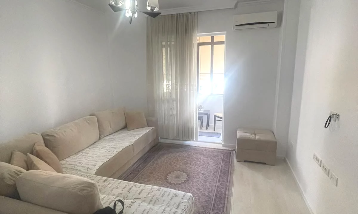Shtepi me qera Apartament ne Tirane, 2+1, Mobilimi E mobiluar, Pagesa 65,000  Leke.