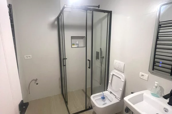 Shtepi me qera Apartament ne Tirane, 2+1, Mobilimi E mobiluar, Pagesa 65,000  Leke.