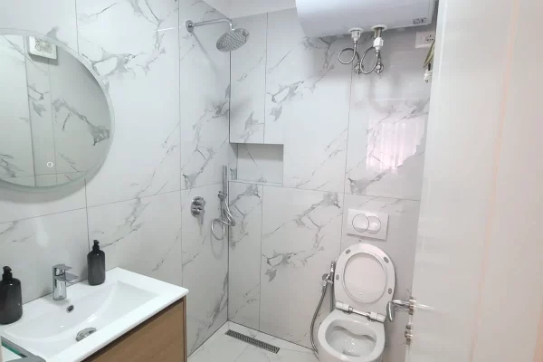 Shtepi me qera Apartament ne Tirane, 2+1, Mobilimi E mobiluar, Pagesa 1,000  Euro.