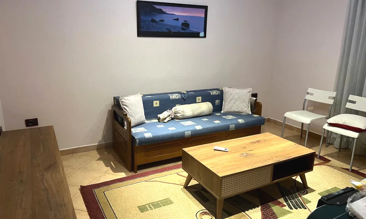 Shtepi me qera Apartament ne Tirane, 2+1, Mobilimi E mobiluar, Pagesa 50,000  Leke.