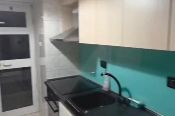 Shtepi me qera Apartament ne Tirane, 2+1, Mobilimi E mobiluar, Pagesa 85,000  Euro.