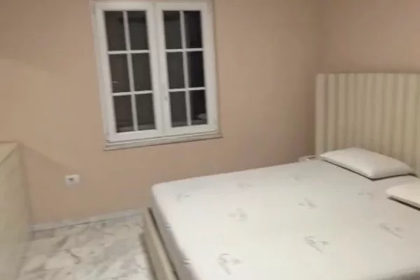 Shtepi me qera Apartament ne Tirane, 2+1, Mobilimi E mobiluar, Pagesa 85,000  Euro.