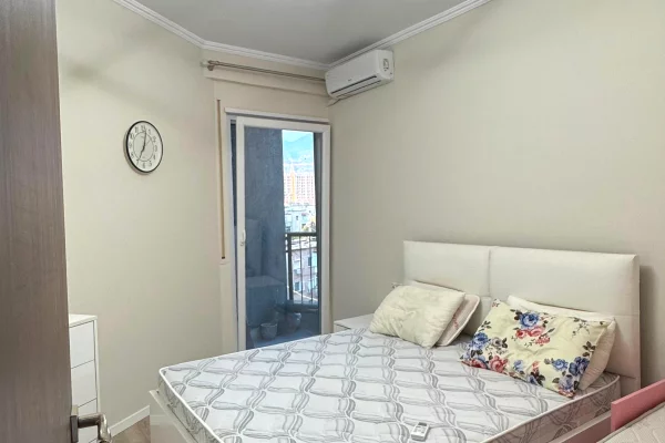 Shtepi me qera Apartament ne Tirane, 1+1, Mobilimi E mobiluar, Pagesa 55,000  Leke.