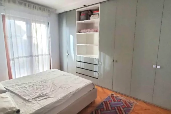 Shtepi me qera Apartament ne Tirane, 1+1, Mobilimi E mobiluar, Pagesa 55,000  Leke.