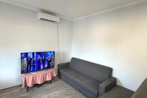🏢Ne zonen e Don Boscos jepet me qera apartament 2+1+verande, i mobiluar 55,000 Leke 