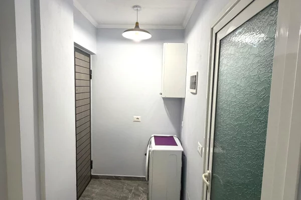 Shtepi me qera Apartament ne Tirane, 2+1, Mobilimi E mobiluar, Pagesa 55,000  Leke.