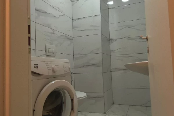 Shtepi me qera Apartament ne Tirane, 1+1, Mobilimi E mobiluar, Pagesa 400  Euro.