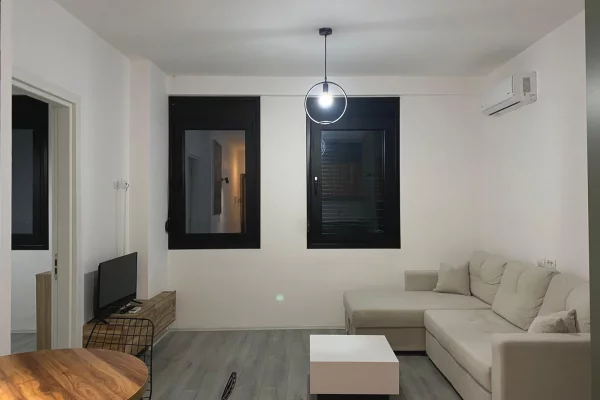 Shtepi me qera Apartament ne Tirane, 1+1, Mobilimi E mobiluar, Pagesa 400  Euro.