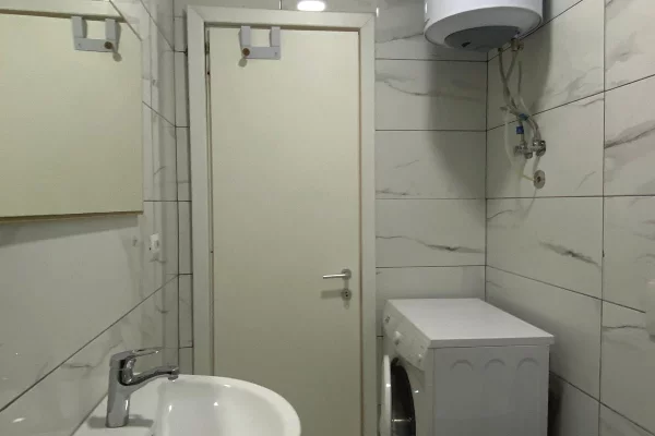 Shtepi me qera Apartament ne Tirane, 1+1, Mobilimi E mobiluar, Pagesa 400  Euro.