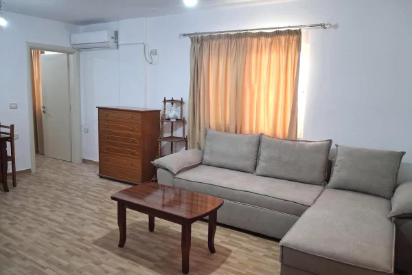 🏢Ne zonen e Kodres se Priftit,jepet me qera ne nje vile,apartament2+1, i mobiluar. 40,000 Leke