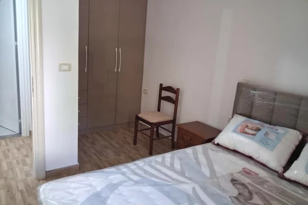 Shtepi me qera Vila Luksoze ne Tirane, 2+1, Mobilimi E mobiluar, Pagesa 40,000  Leke.