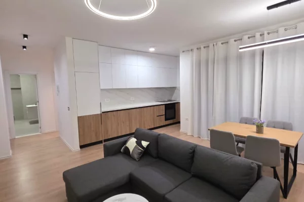 Shtepi me qera 2+1 ne Tirane - 75,000 Leke