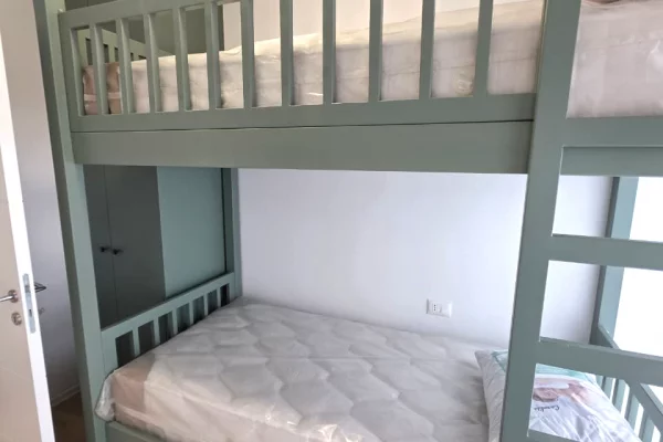 Shtepi me qera Apartament ne Tirane, 2+1, Mobilimi E mobiluar, Pagesa 75,000  Leke.