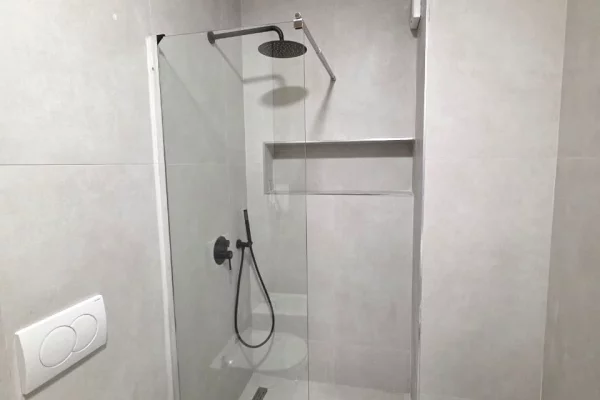 Shtepi me qera Apartament ne Tirane, 2+1, Mobilimi E mobiluar, Pagesa 75,000  Leke.