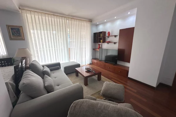 Shtepi me qera 2+1 ne Tirane - 1,200 Euro
