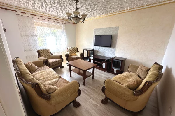Shtepi me qera Apartament ne Tirane, 2+1, Mobilimi E mobiluar, Pagesa 50,000  Leke.